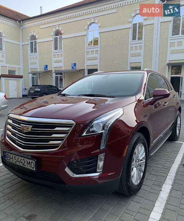 Внедорожник / Кроссовер Cadillac XT5 2017 в Одессе