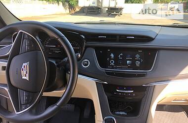 Внедорожник / Кроссовер Cadillac XT5 2018 в 