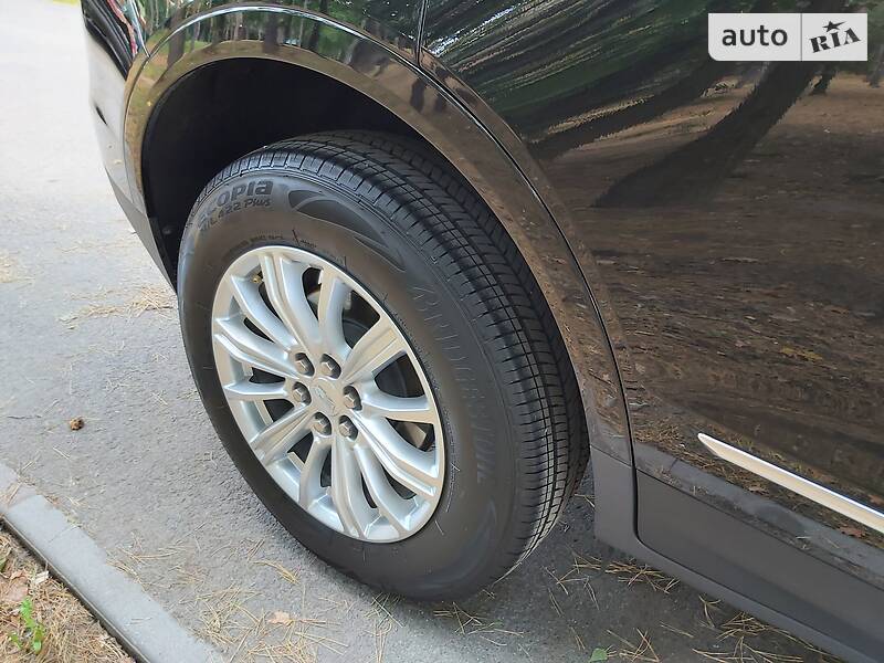 Внедорожник / Кроссовер Cadillac XT5 2016 в Житомире