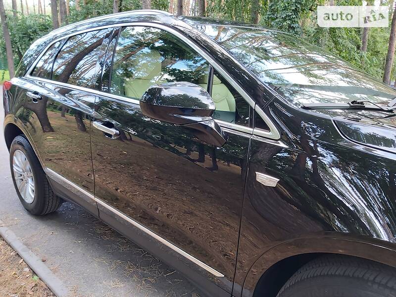 Внедорожник / Кроссовер Cadillac XT5 2016 в Житомире