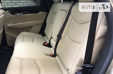 Внедорожник / Кроссовер Cadillac XT5 2016 в 