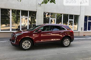 Внедорожник / Кроссовер Cadillac XT5 2016 в 