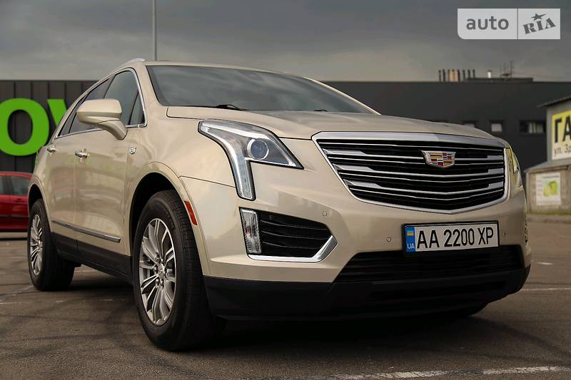 Позашляховик / Кросовер Cadillac XT5 2016 в 