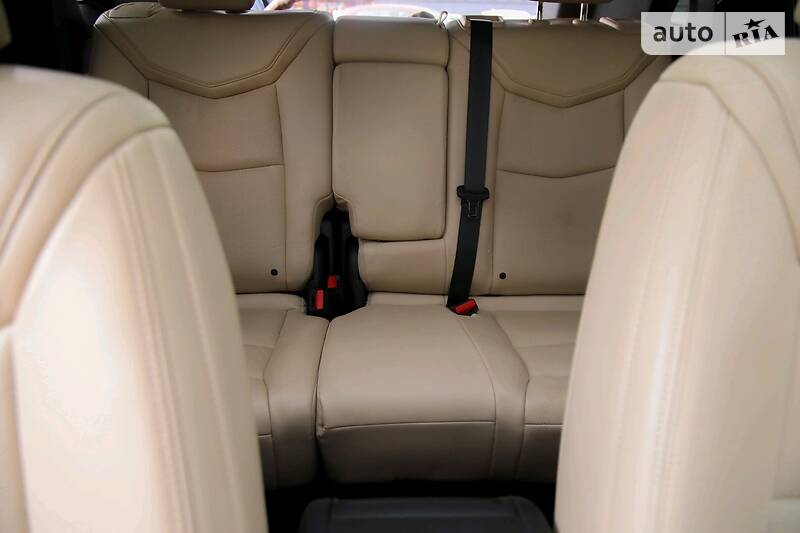 Внедорожник / Кроссовер Cadillac XT5 2016 в Киеве