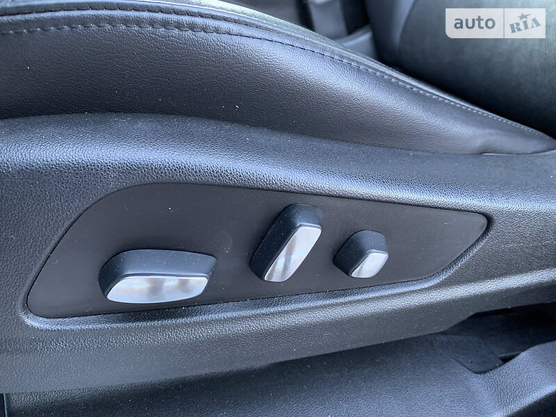 Внедорожник / Кроссовер Cadillac XT5 2018 в Киеве