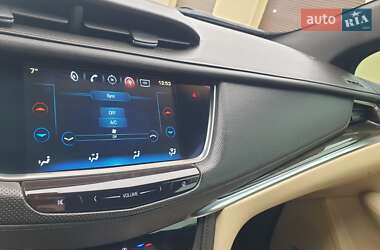 Внедорожник / Кроссовер Cadillac XT5 2017 в Хмельницком