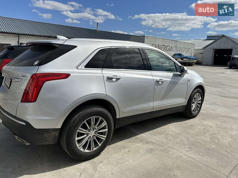 Внедорожник / Кроссовер Cadillac XT5 2017 в Киеве