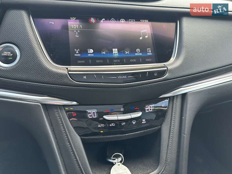 Внедорожник / Кроссовер Cadillac XT5 2017 в Киеве