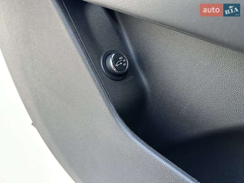 Внедорожник / Кроссовер Cadillac XT5 2016 в Киеве фото 16 Внедорожник / Кроссовер Cadillac XT5 2016 в Киеве