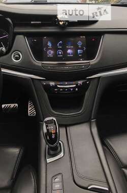Внедорожник / Кроссовер Cadillac XT5 2016 в 