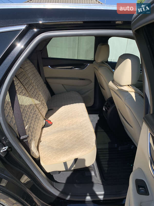 Внедорожник / Кроссовер Cadillac XT5 2018 в Кропивницком