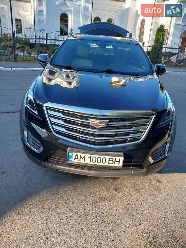 Внедорожник / Кроссовер Cadillac XT5 2016 в Житомире