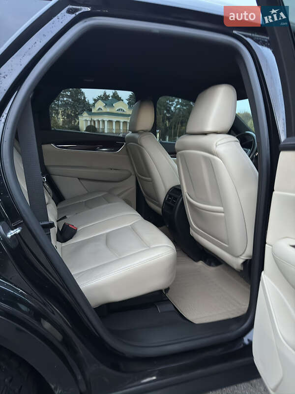 Внедорожник / Кроссовер Cadillac XT5 2017 в Умани