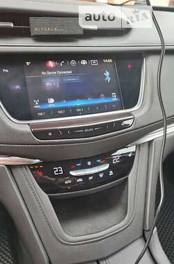Внедорожник / Кроссовер Cadillac XT5 2018 в 