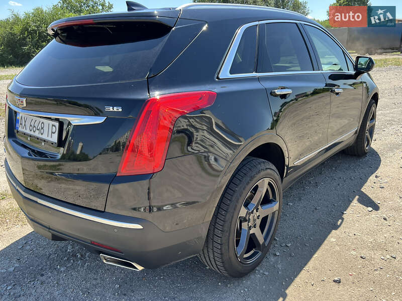Внедорожник / Кроссовер Cadillac XT5 2018 в Харькове