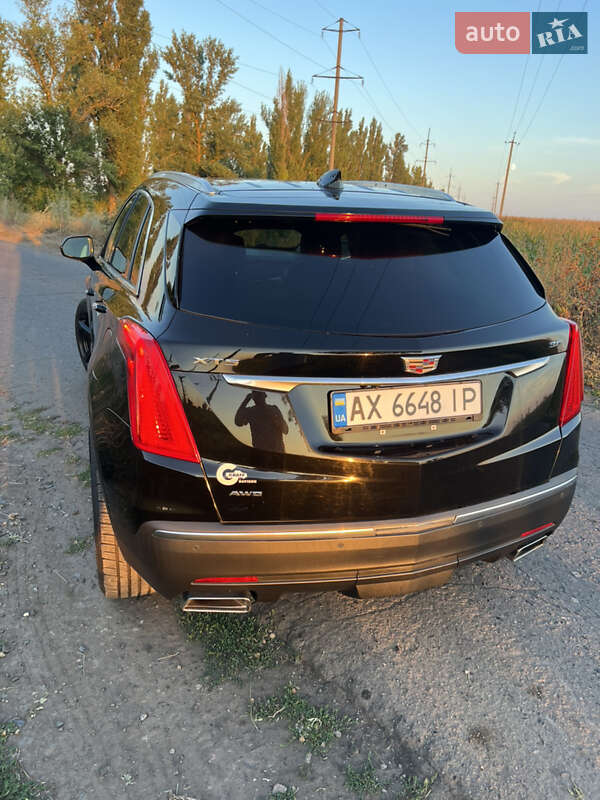 Внедорожник / Кроссовер Cadillac XT5 2018 в Харькове