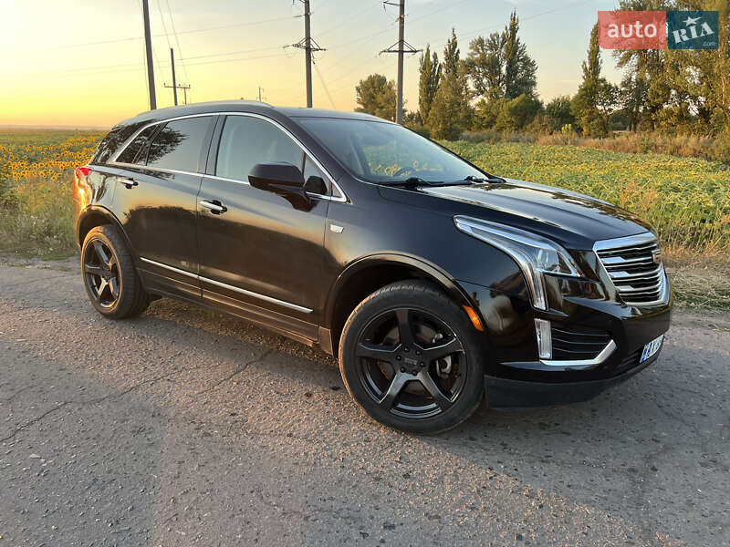 Внедорожник / Кроссовер Cadillac XT5 2018 в Харькове