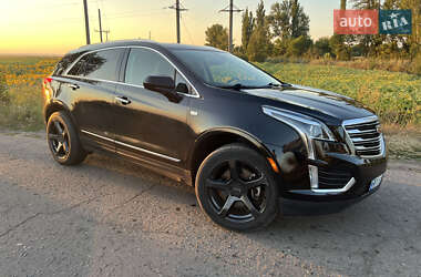 Внедорожник / Кроссовер Cadillac XT5 2018 в 