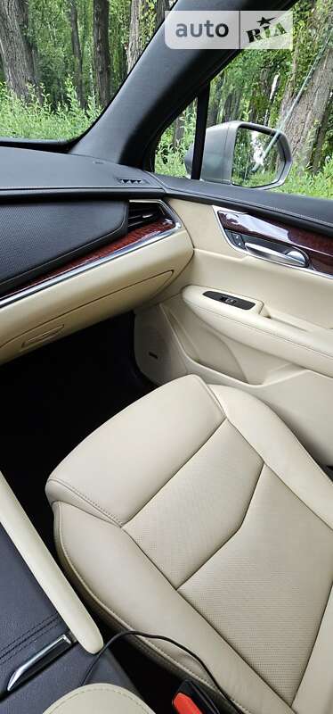 Внедорожник / Кроссовер Cadillac XT5 2018 в Киеве фото 2 Внедорожник / Кроссовер Cadillac XT5 2018 в Киеве