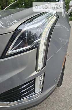 Внедорожник / Кроссовер Cadillac XT5 2018 в 