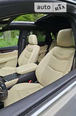 Внедорожник / Кроссовер Cadillac XT5 2018 в 