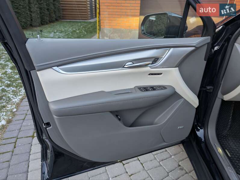 Внедорожник / Кроссовер Cadillac XT5 2021 в Луцке