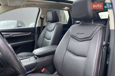 Внедорожник / Кроссовер Cadillac XT5 2019 в 