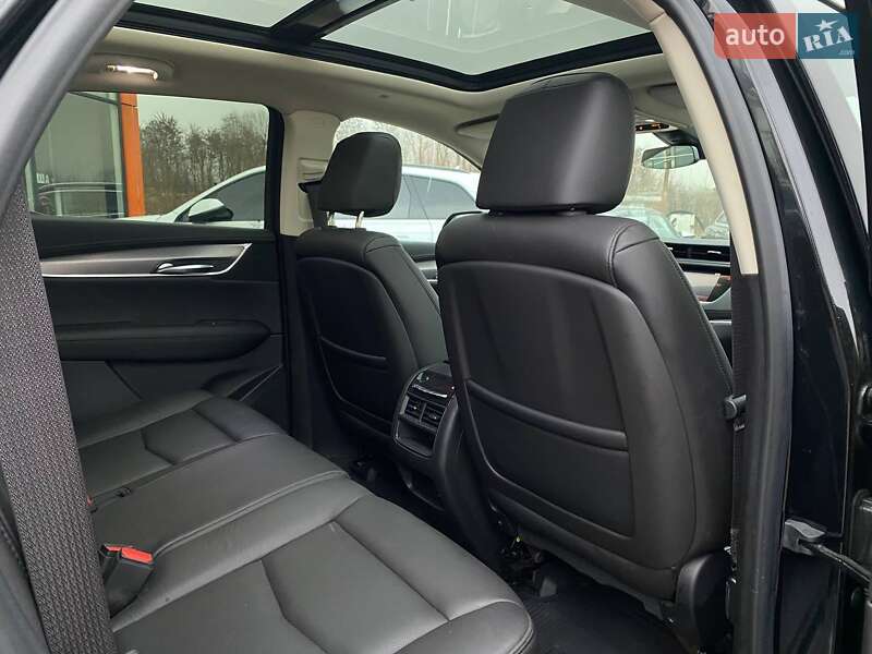 Внедорожник / Кроссовер Cadillac XT5 2019 в Львове