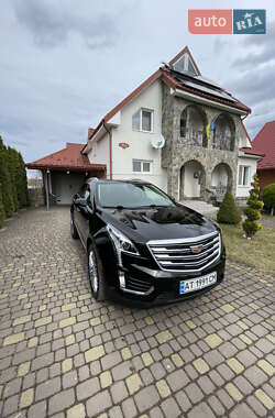 Внедорожник / Кроссовер Cadillac XT5 2016 в 