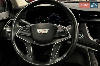 Внедорожник / Кроссовер Cadillac XT5 2016 в Львове