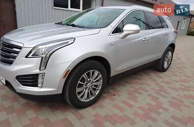 Внедорожник / Кроссовер Cadillac XT5 2017 в 