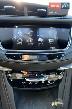 Внедорожник / Кроссовер Cadillac XT5 2018 в 
