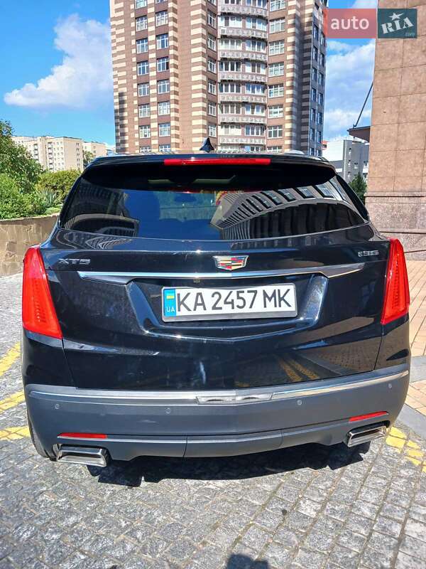 Внедорожник / Кроссовер Cadillac XT5 2017 в Киеве