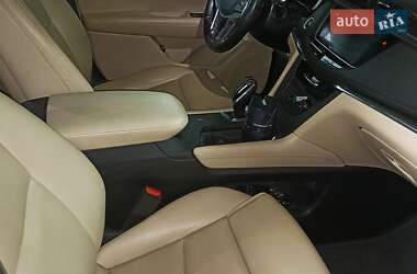 Внедорожник / Кроссовер Cadillac XT5 2018 в 