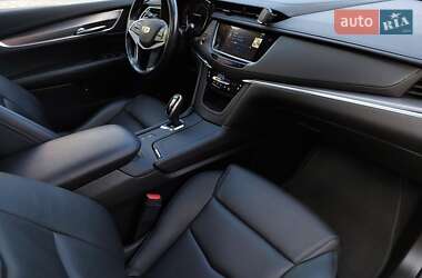 Внедорожник / Кроссовер Cadillac XT5 2019 в 