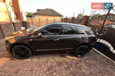 Внедорожник / Кроссовер Cadillac XT5 2018 в 
