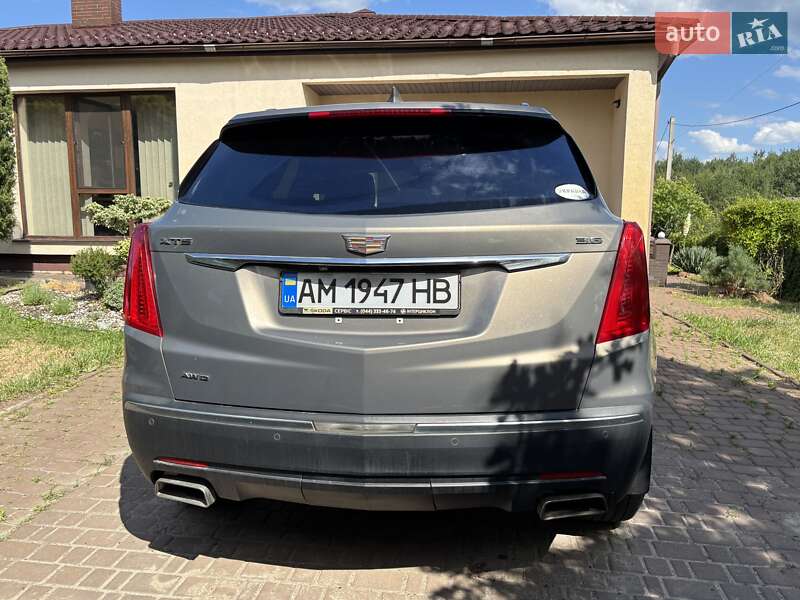 Внедорожник / Кроссовер Cadillac XT5 2017 в Житомире
