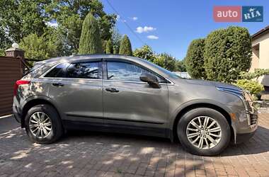 Внедорожник / Кроссовер Cadillac XT5 2017 в 