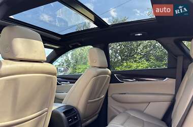 Внедорожник / Кроссовер Cadillac XT5 2017 в 