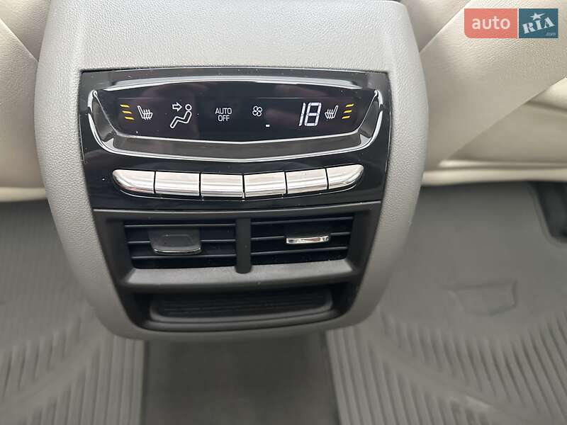 Позашляховик / Кросовер Cadillac XT5 2018 в Києві
