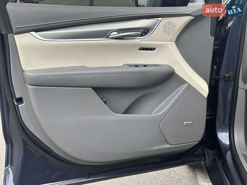 Позашляховик / Кросовер Cadillac XT5 2018 в Києві