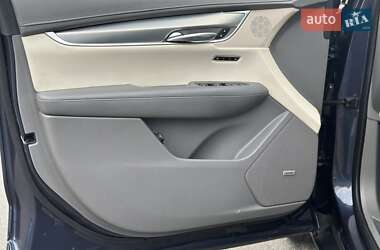 Внедорожник / Кроссовер Cadillac XT5 2018 в 