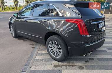 Внедорожник / Кроссовер Cadillac XT5 2016 в 