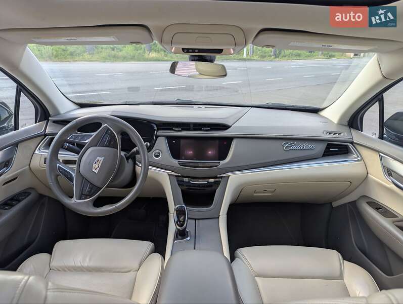Позашляховик / Кросовер Cadillac XT5 2016 в Василькові