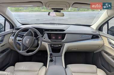 Внедорожник / Кроссовер Cadillac XT5 2016 в 