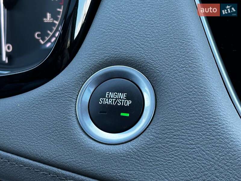 Позашляховик / Кросовер Cadillac XT5 2021 в Луцьку