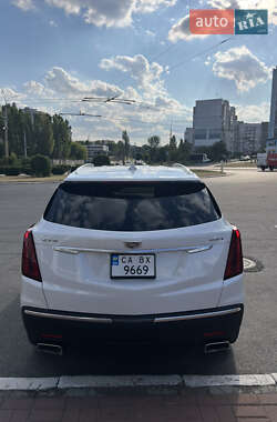 Внедорожник / Кроссовер Cadillac XT5 2019 в 