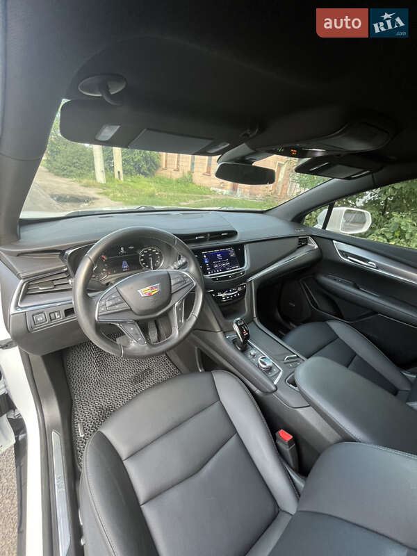 Внедорожник / Кроссовер Cadillac XT5 2019 в Черкассах