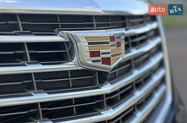 Внедорожник / Кроссовер Cadillac XT5 2017 в 