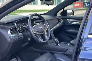 Внедорожник / Кроссовер Cadillac XT5 2017 в 
